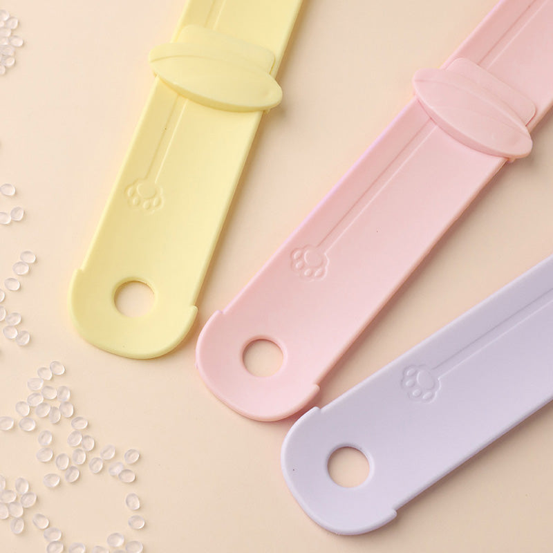 🥳HOT SALE🥳💞50K+ SOLD! Cat Feeder Spoon ! BPA-free, one-hand squeeze & wide spoon. Clean feeding – grab yours! ✅